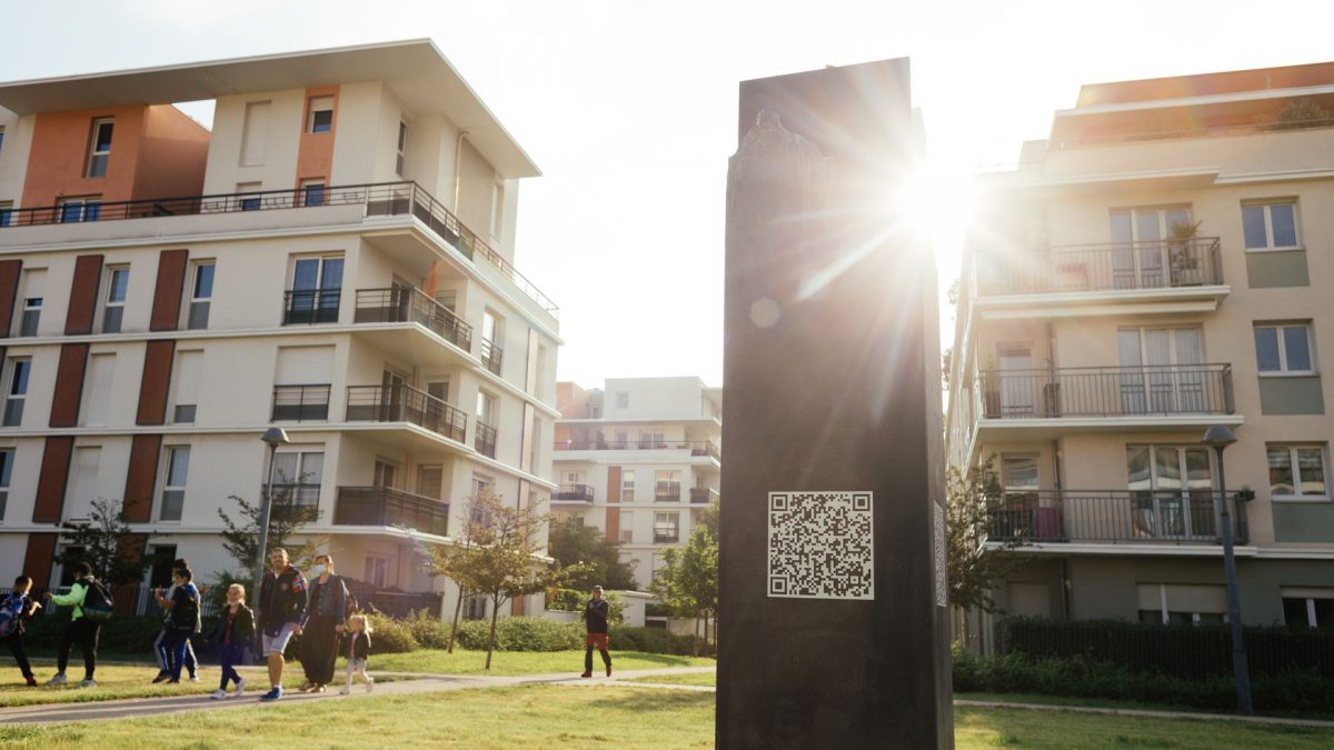 La Liberté Inachevée dans le soleil